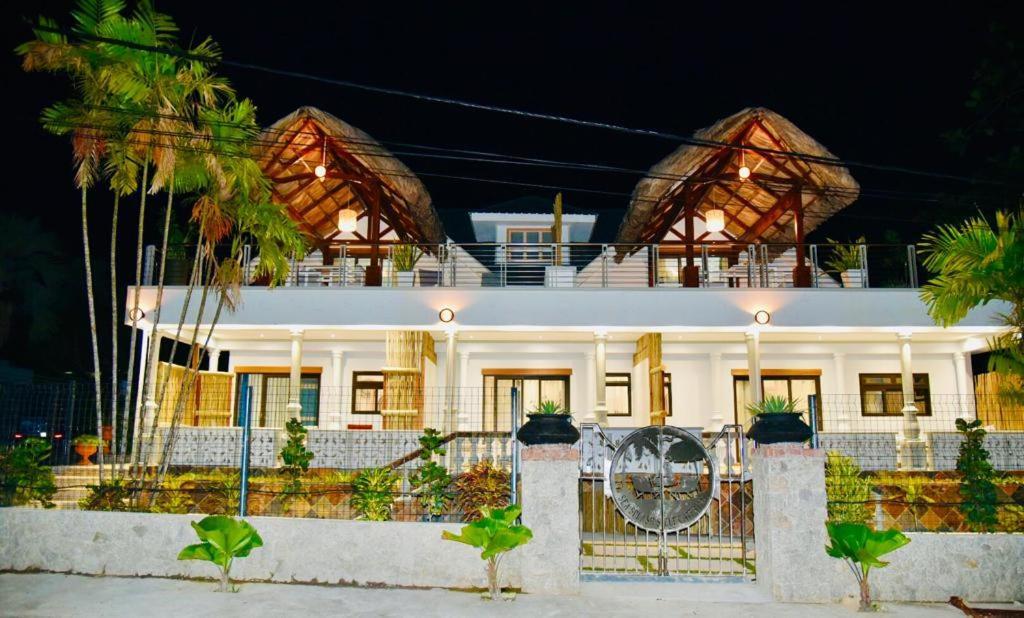 Sea Splash Self Catering And La Petite Maison Grand Anse  Eksteriør billede